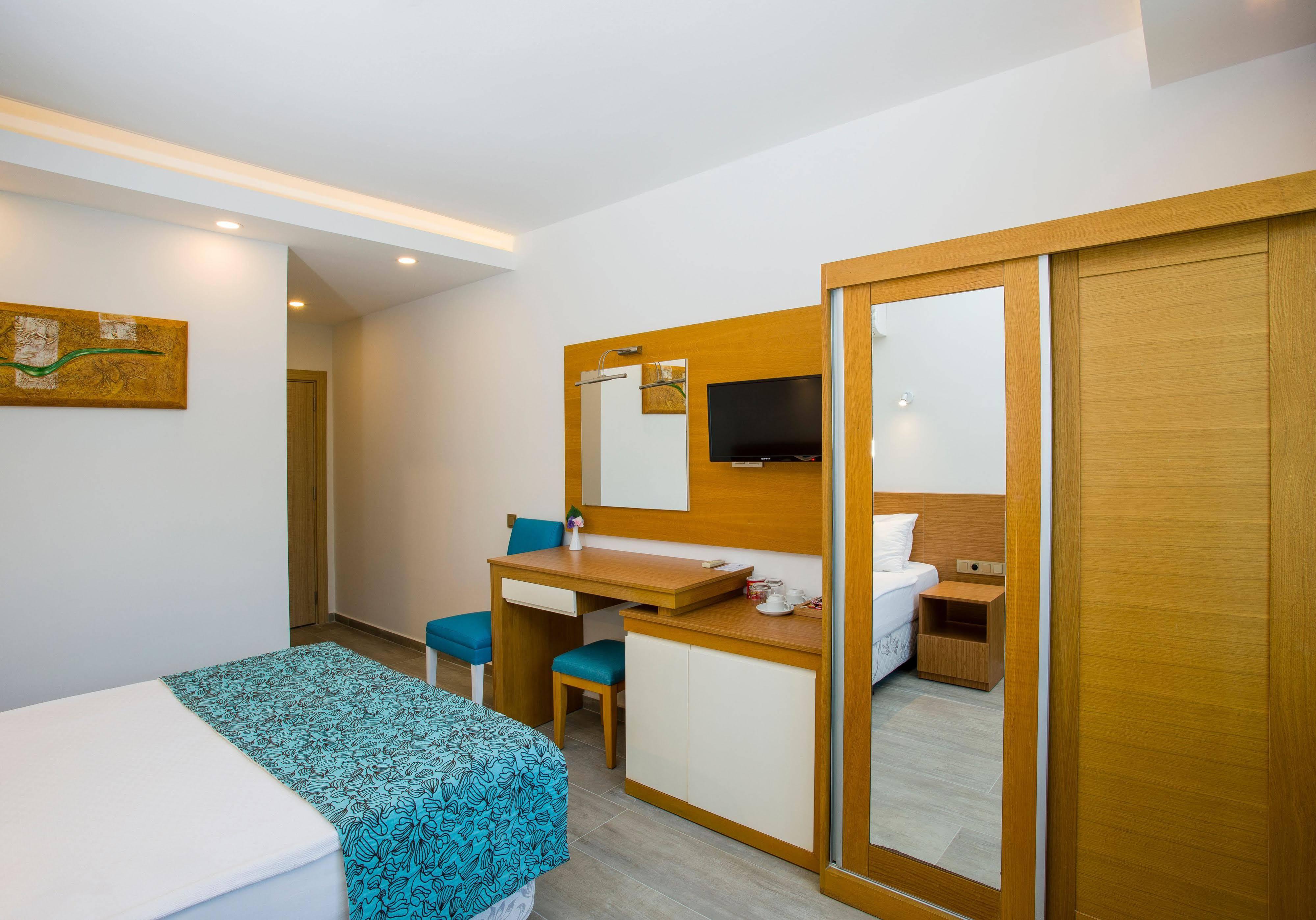 My Marin Otel Turgutreis Exterior photo